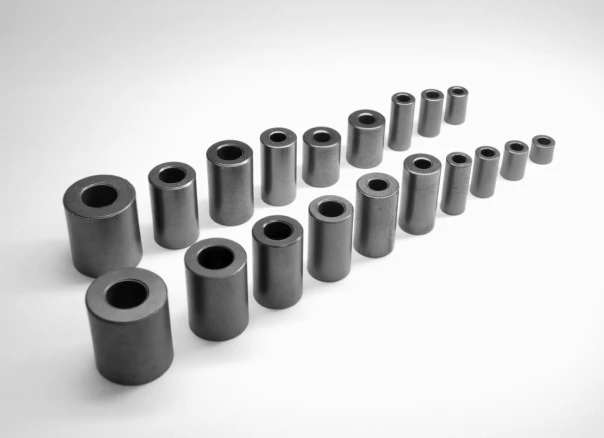 カバー無し非分割,二分割スリーブコア